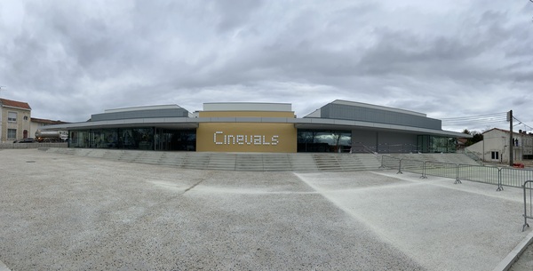 SAINTJEANDANGELY_Cinéma_01_XL